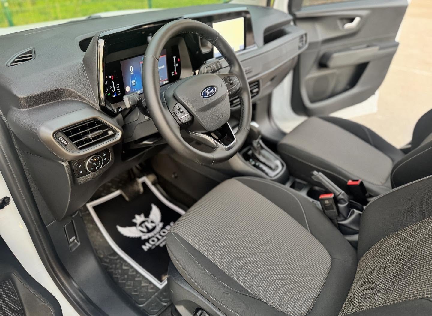 Ford Courier iç görünüm