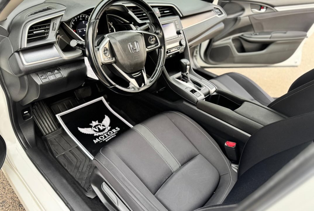 Honda Civic 1.6i VTEC iç görünüm